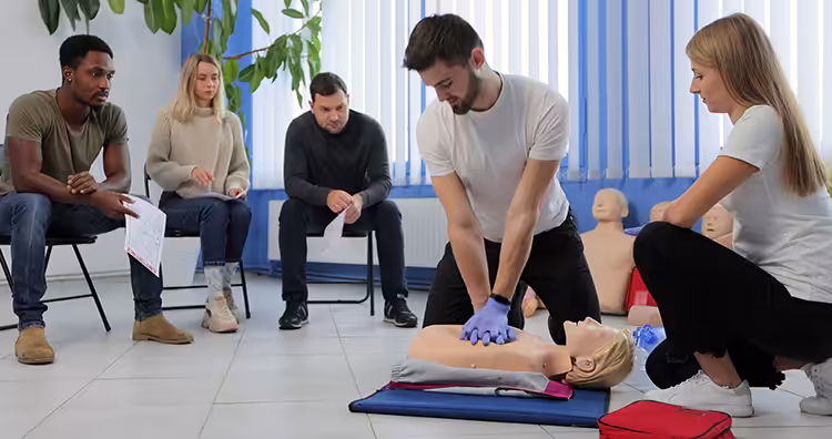 Emergency First Aid at Work Course London